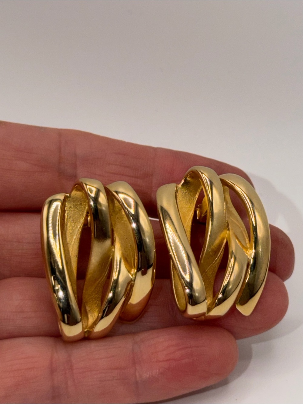 Vintage-Style Gold-Tone Sculptural Clip-On Earrings